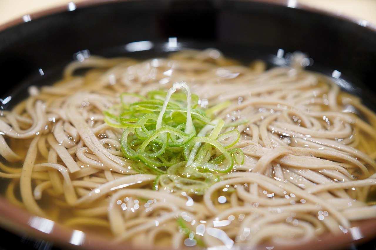 年越しそば！食べるタイミングと食べ方、種類、効果